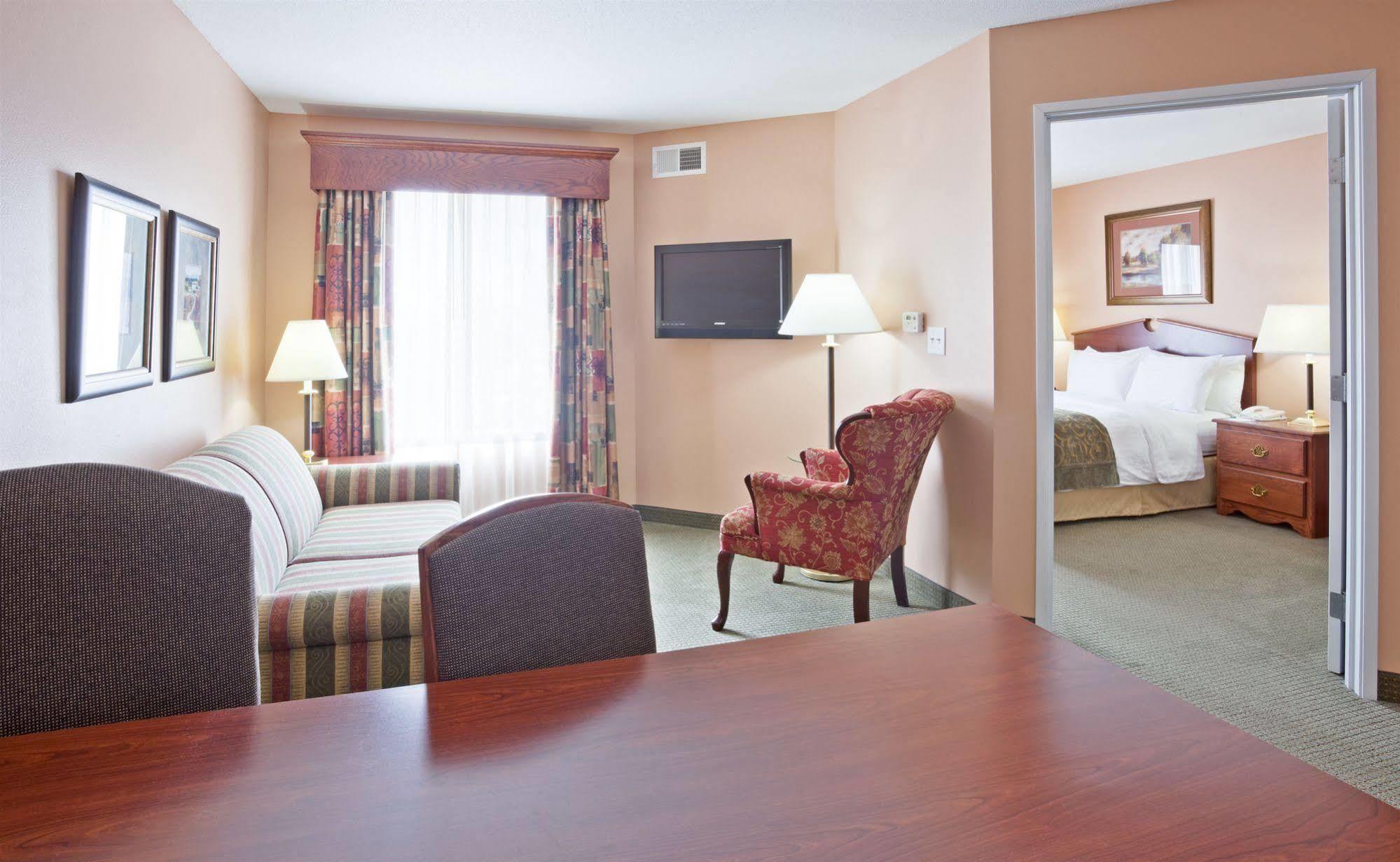 Grandstay Hotel & Suites Downtown 希博伊根 外观 照片